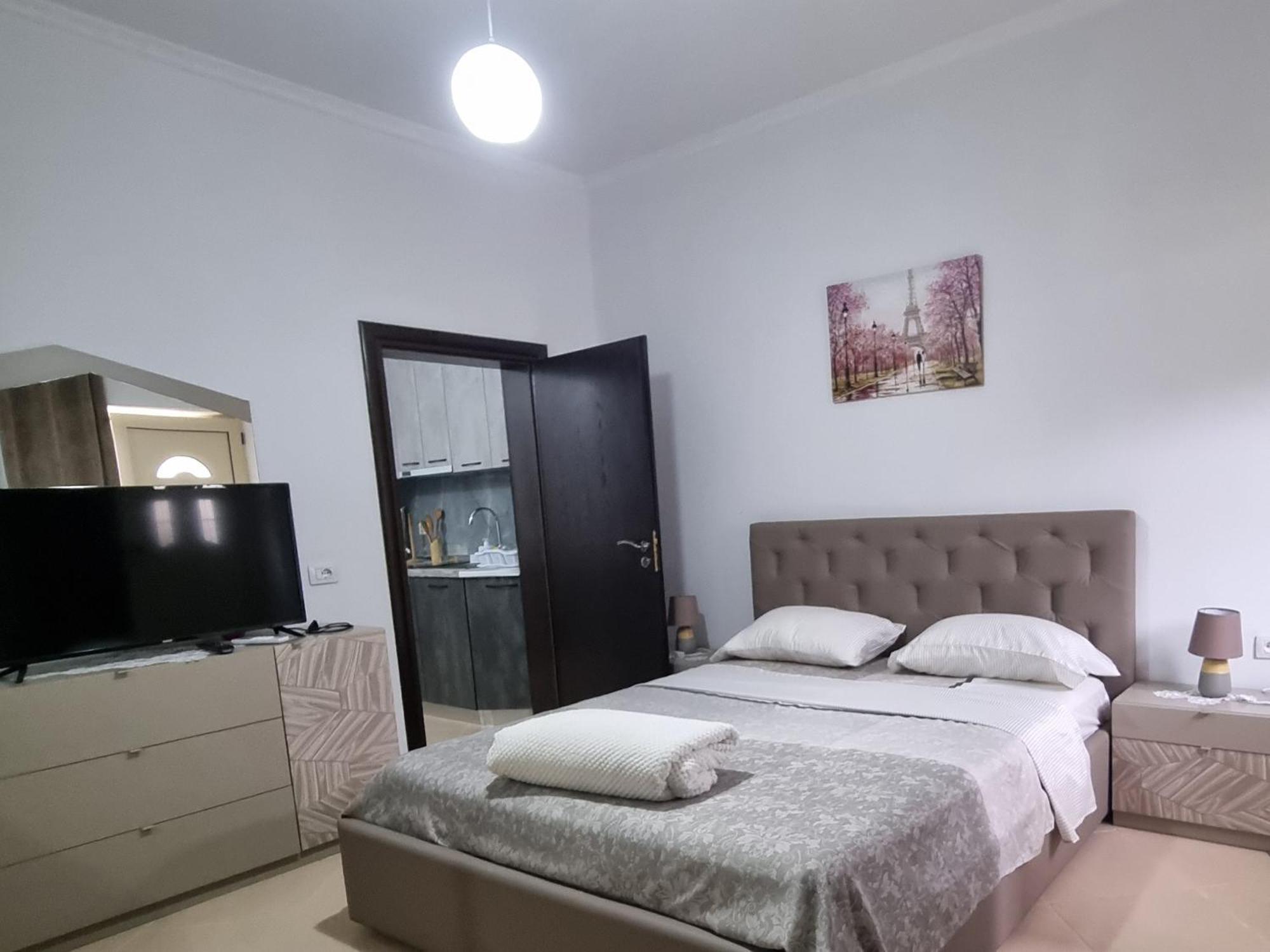 Vila Megi-Rent Room Vlore Exterior photo